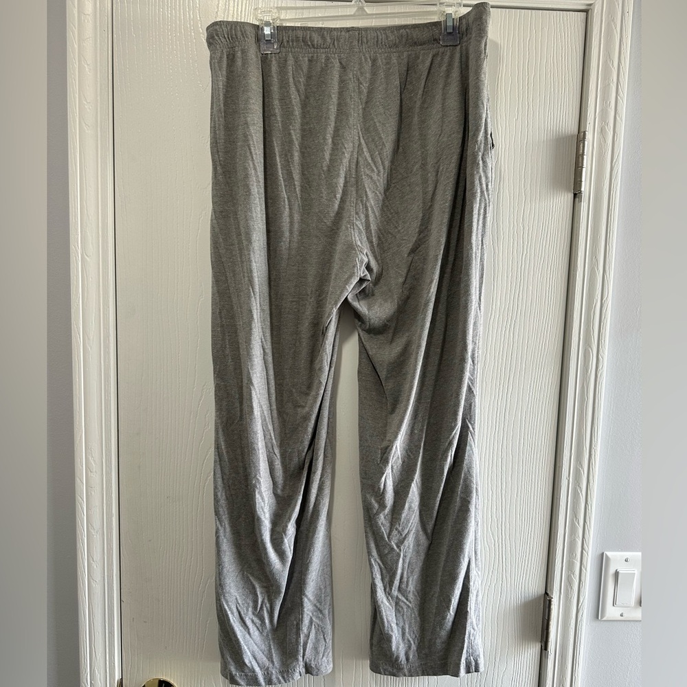 Croft & Barrow Men's Lightweight Gray Lounge Pants size large - great condition - Picture 2 of 3
